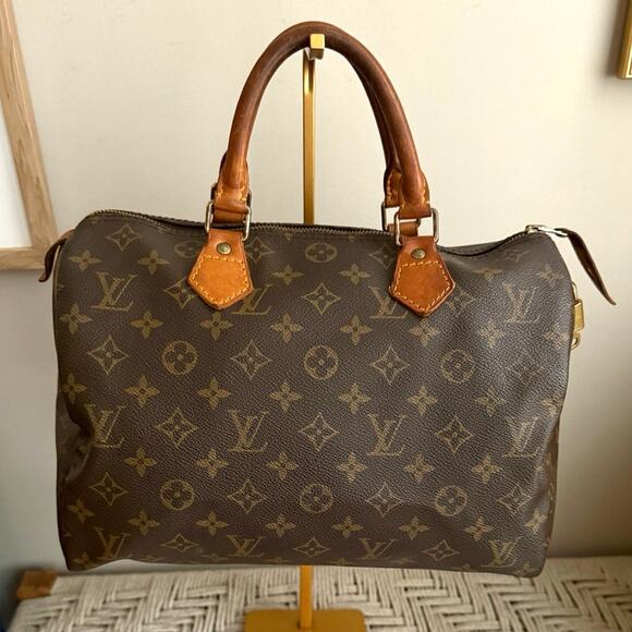 Louis Vuitton Vintage Speedy 30 in Traditional Monogram - Picture 2 of 10
